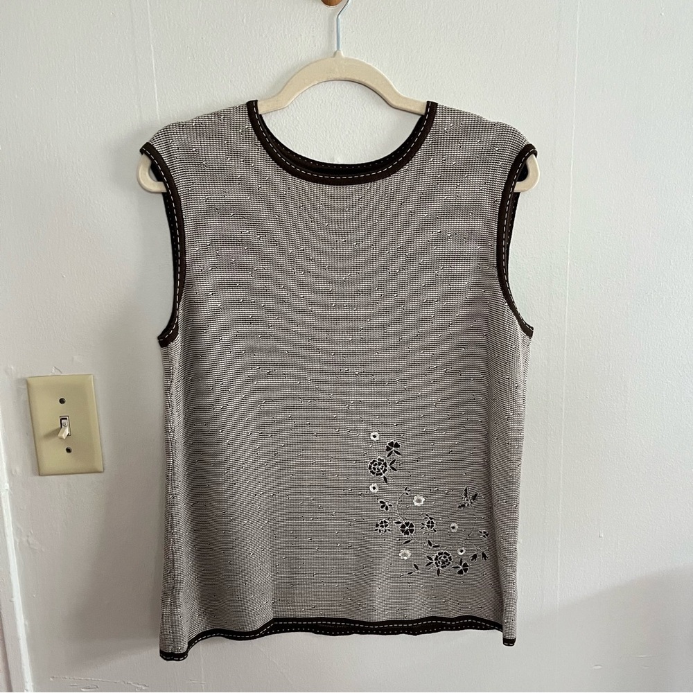 Escada Brown Tan Knit Wool Blend Top Tank Embroidered Floral Detail